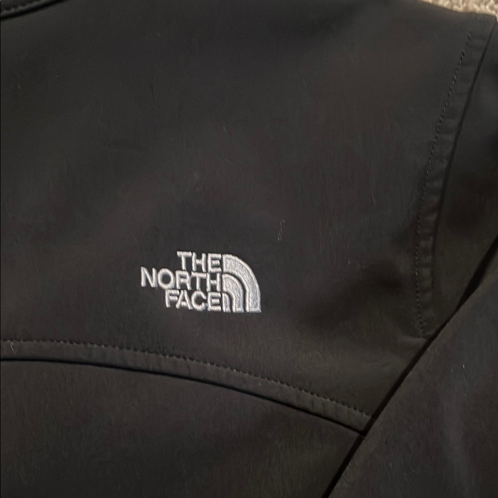 The North Face Black Performance Jacket with Fleece Material - Picture 5 of 5